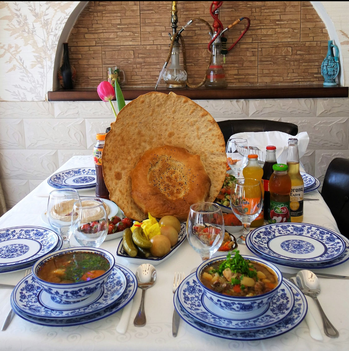 מבחר סלטים במסעדת ירושלים פלוס